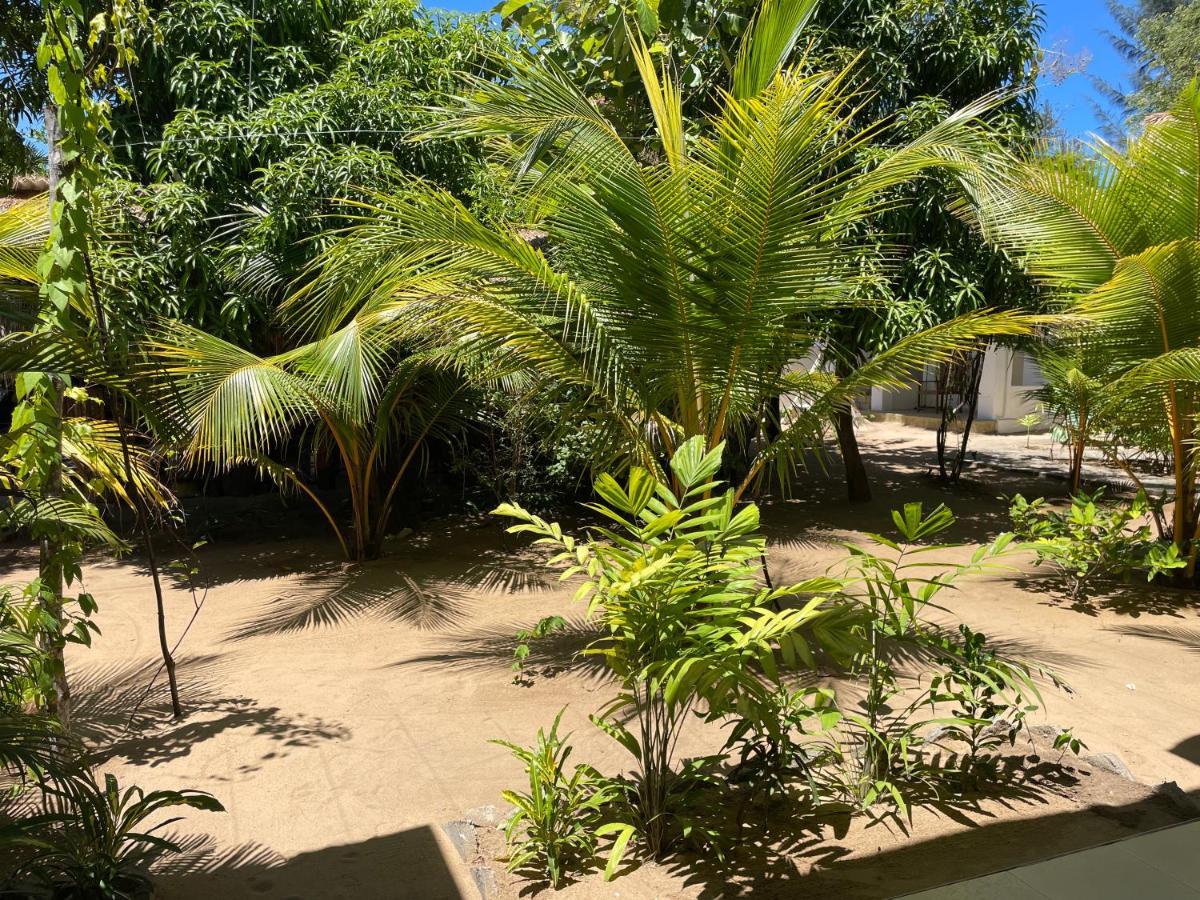 Banana Surf House Hotel Arugam Bay Buitenkant foto
